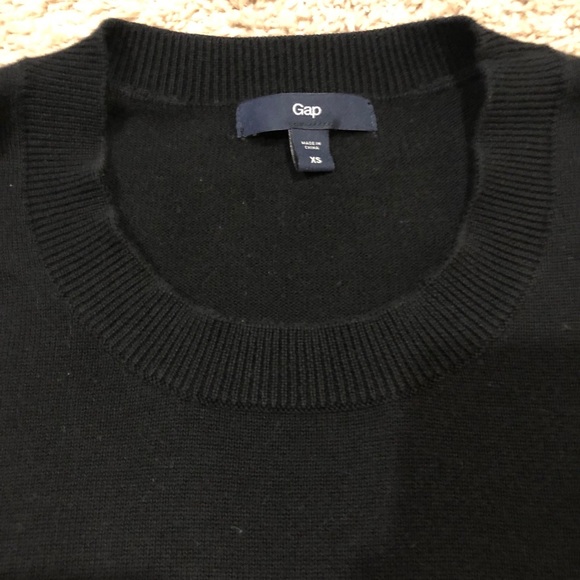 Gap black crew neck sweater women’s size -xs - Picture 3 of 5
